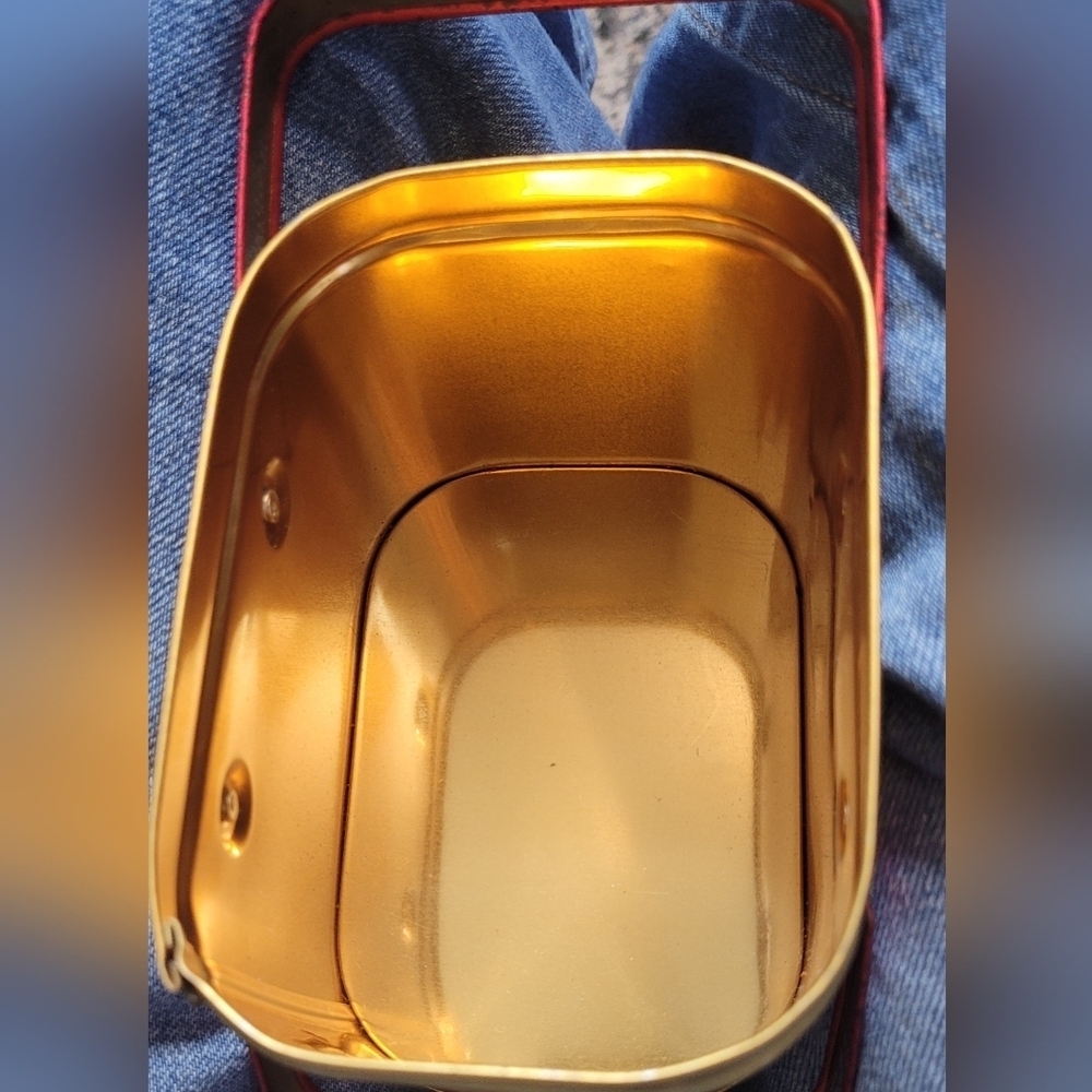 1992 Vintage Anheuser-Busch Budweiser Tin Basket with Handles - Picture 5 of 6